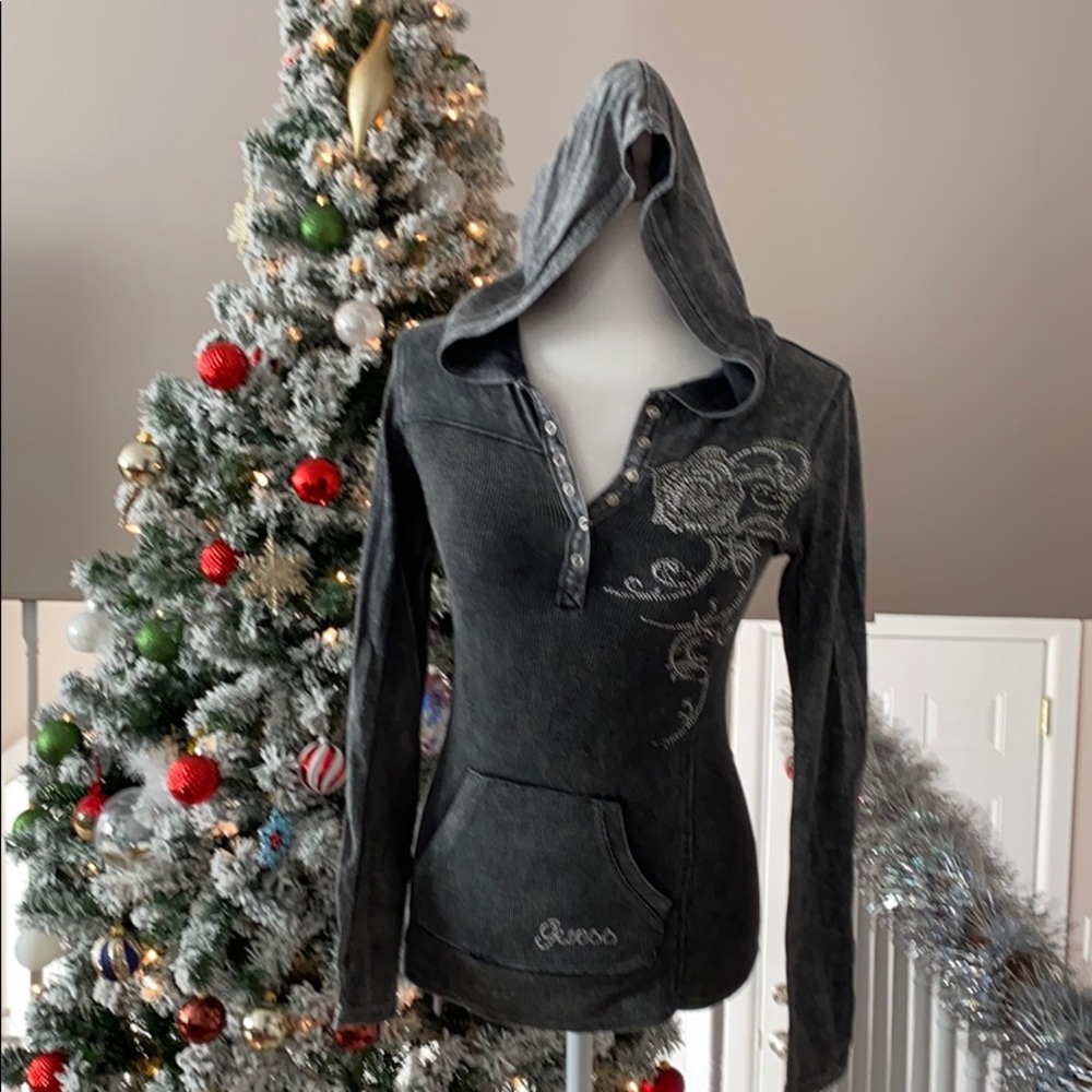 Guess hooded long sleeve top.